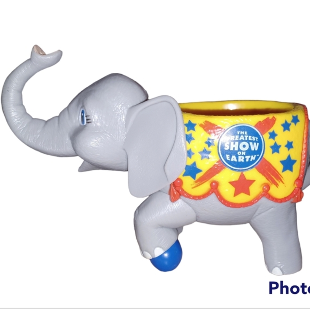 RINGLING BROS. CIRCUS THE GREATEST SHOW ON EARTH PLASTIC ELEPHANT CUP MUG‎